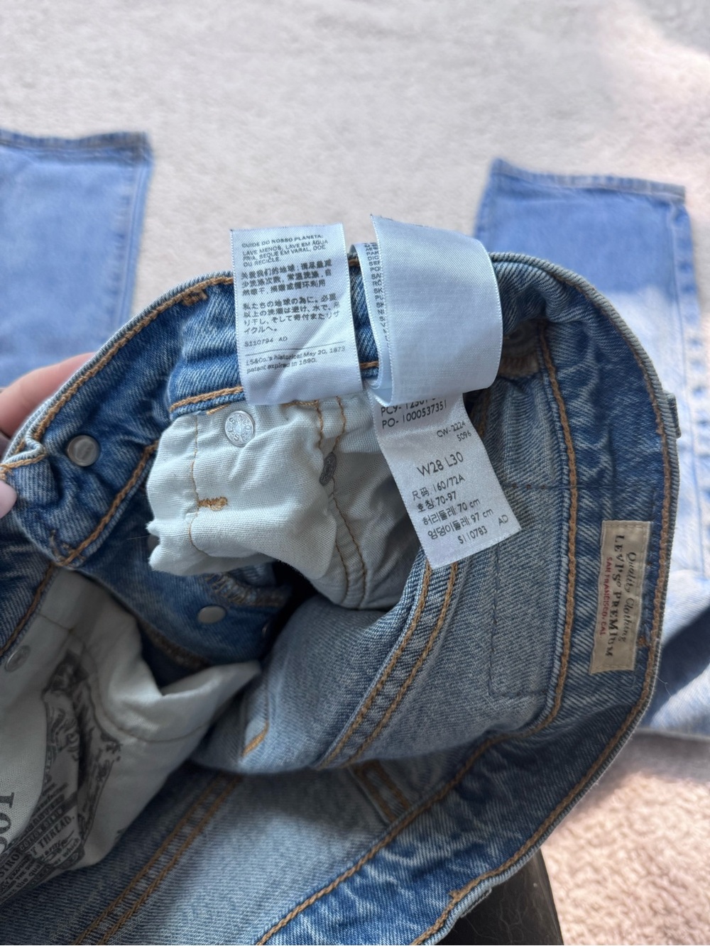 Women’s Levi’s Wedgie Straight size 28 - Picture 4 of 4